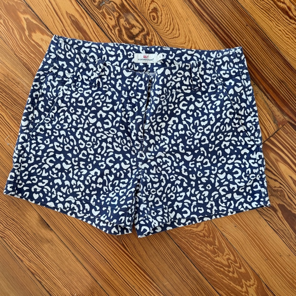 Vineyard Vines Preppy Summer Chino Shorts Navy White 2 Cheetah Print